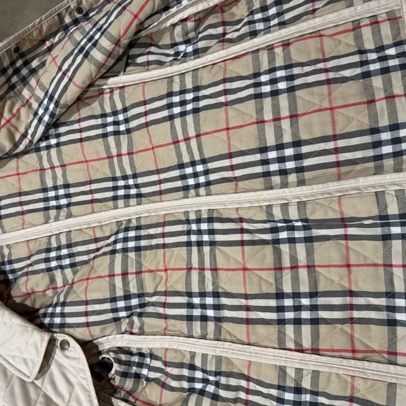 Burberry Women's Quilted Jacket - Cream size Large - Picture 6 of 11